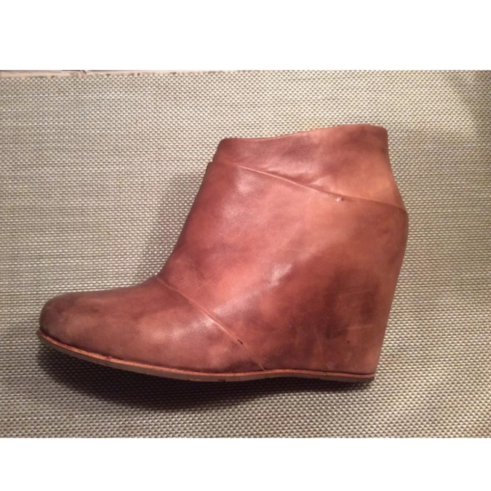 Rare💎 UGG Carmine Booties- Femme Gorgeous Wedge